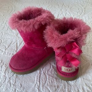 UGGS. Pink Bailey bows. Size 6.